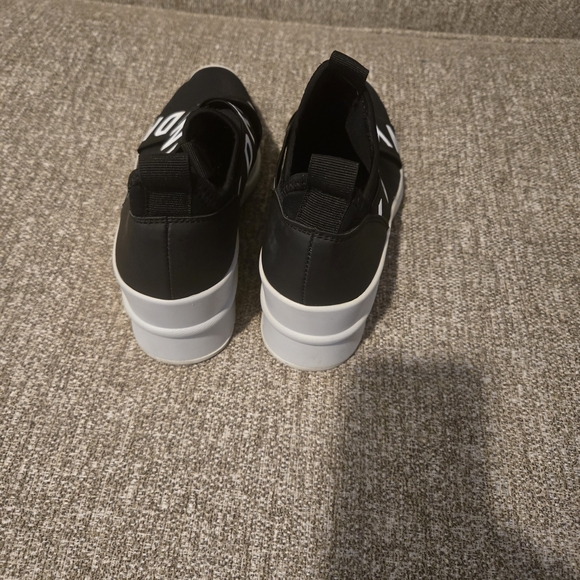 DKNY Black and White Slip-On Platforms - Picture 4 of 6
